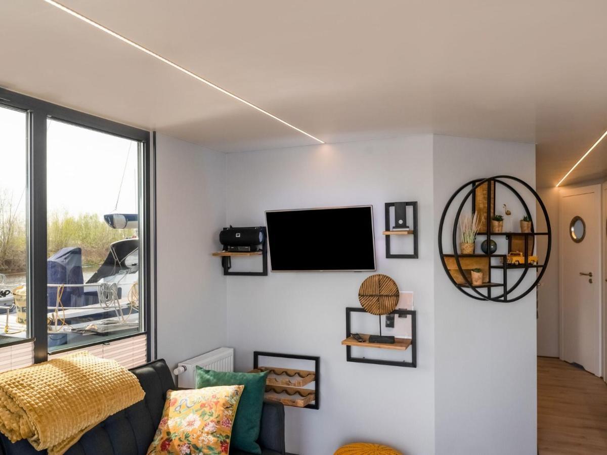 מלון Beautiful Houseboat In Marina Of וולנדאם מראה חיצוני תמונה